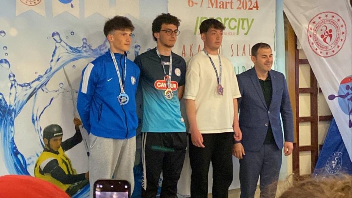 Akarsu Slalom Kano Yarışmalarında Öğrencimiz Türkiye Şampiyonu Oldu